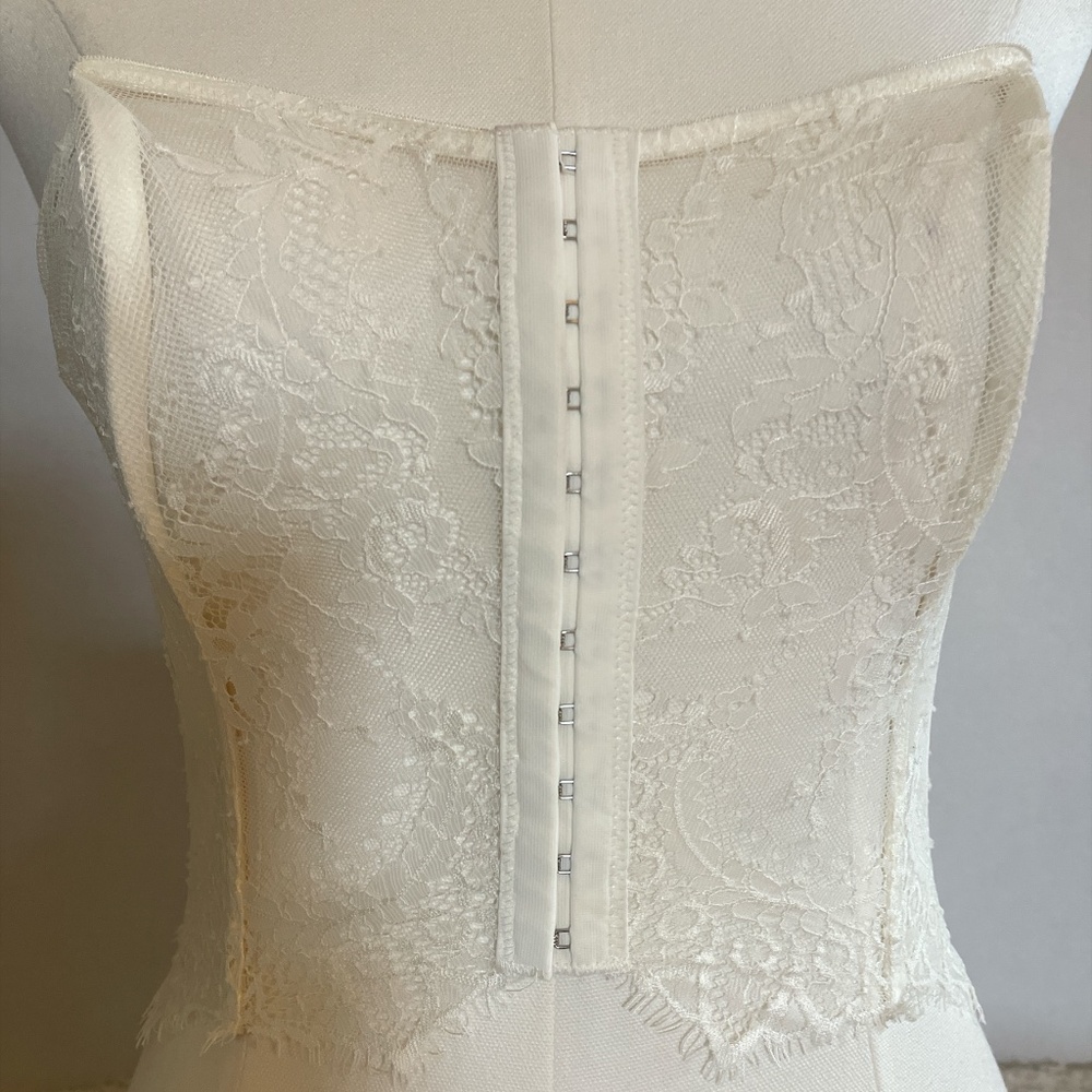 Forever 21 Lace Corset Bustier Top Ivory Bridal Lace Up Back Cottagecore Festiva